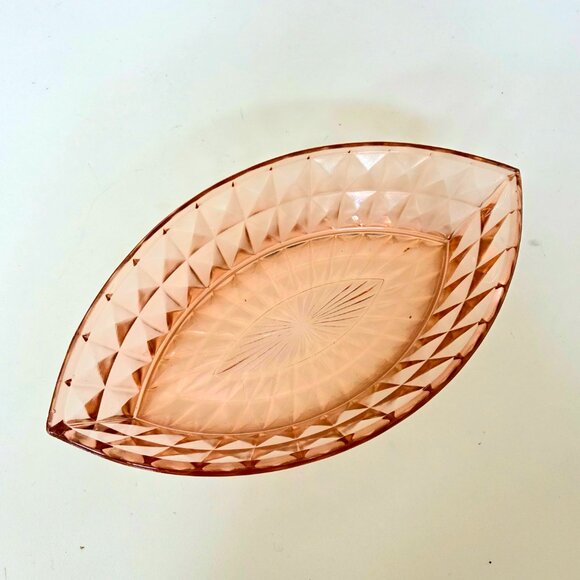 Vintage pink Depression glass Windsor Jeanette boat bowl. - Picture 3 of 7